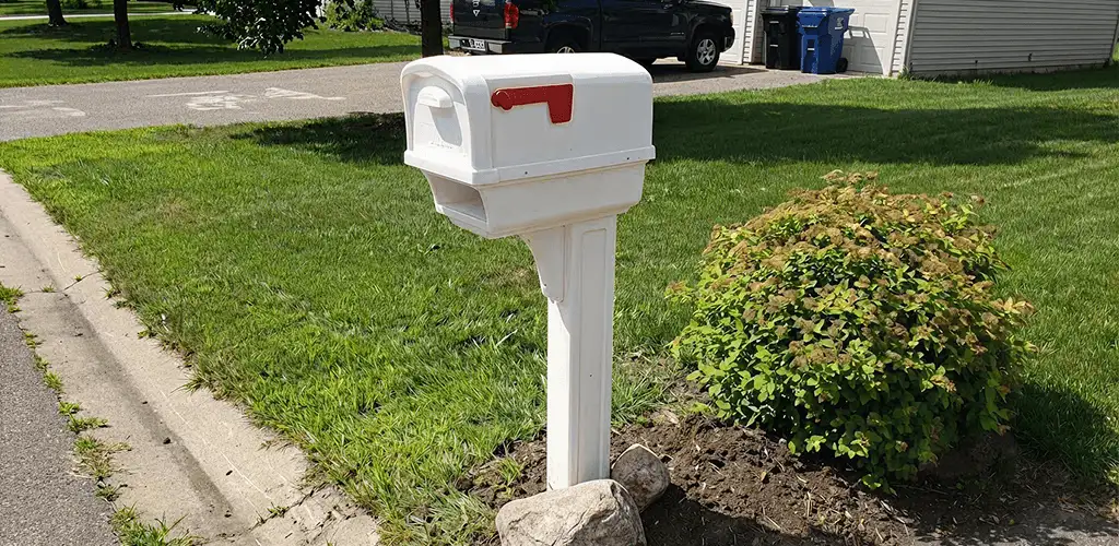 Mailbox installation for a residential curbside mailbox in Fort Wayne, IN